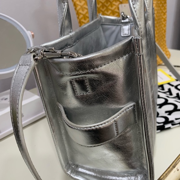 Marc Jacobs Silver Crossbody Bag - Picture 3 of 8